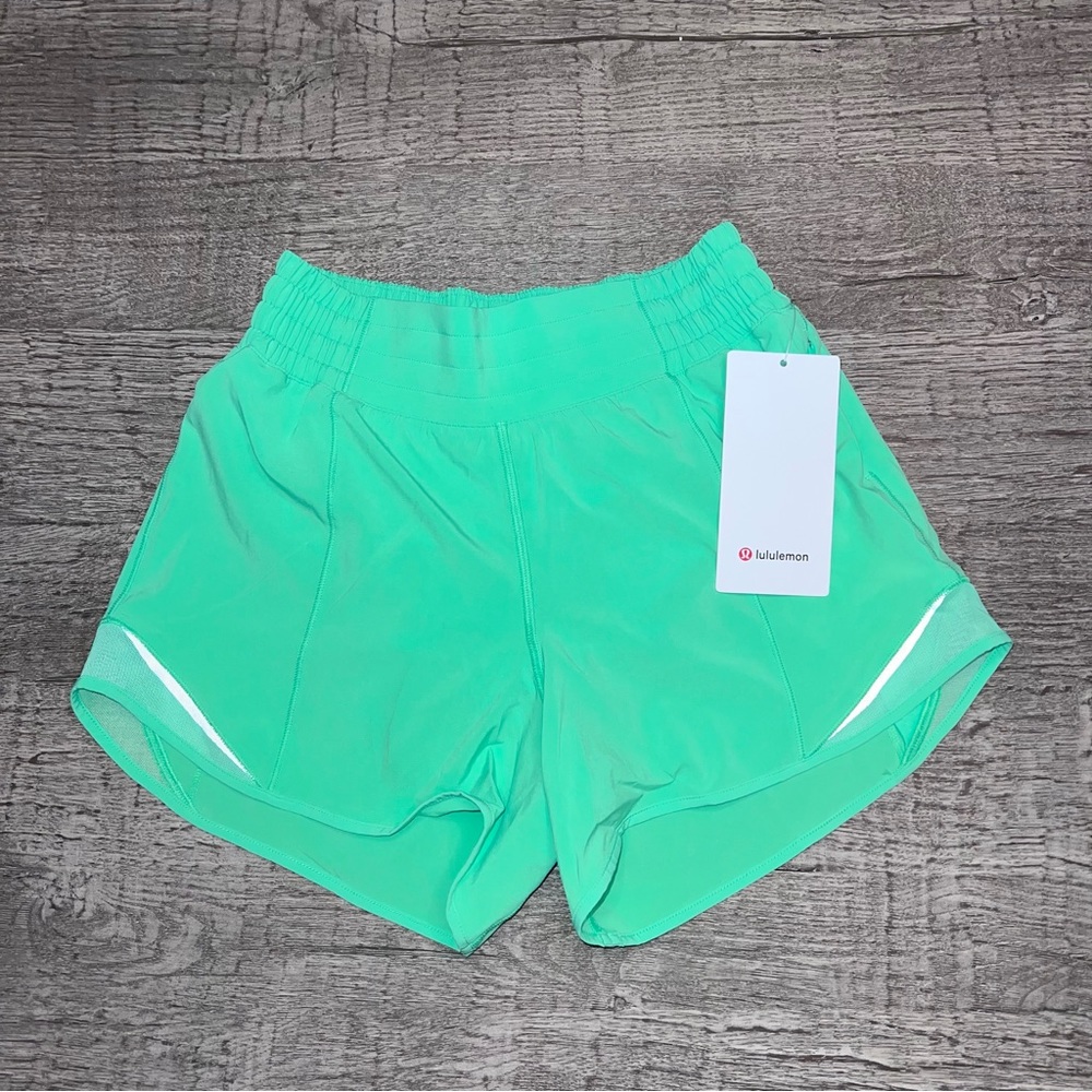 NWT Lululemon Hotty Hot High-Rise Lined Short 4" Pistachio PIST size 4